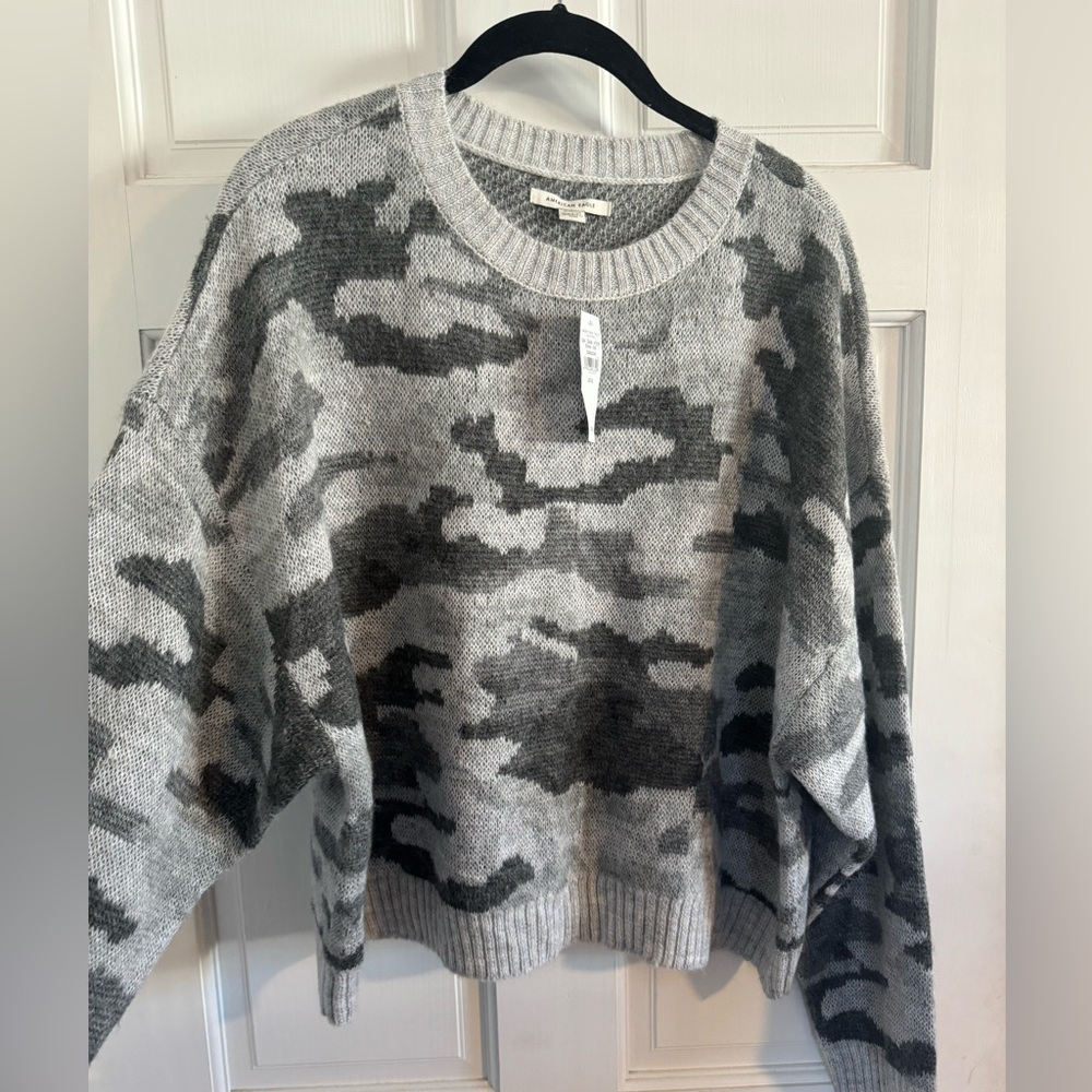 American Eagle sweater